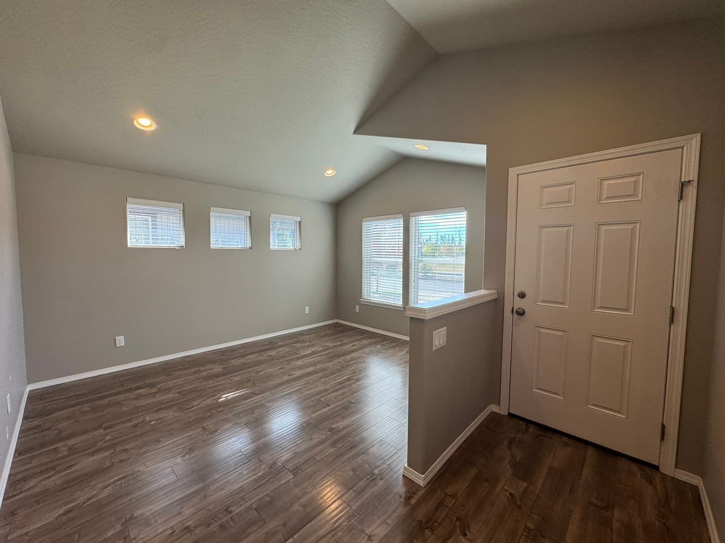 Cottage Grove House: 234 River Walk Place