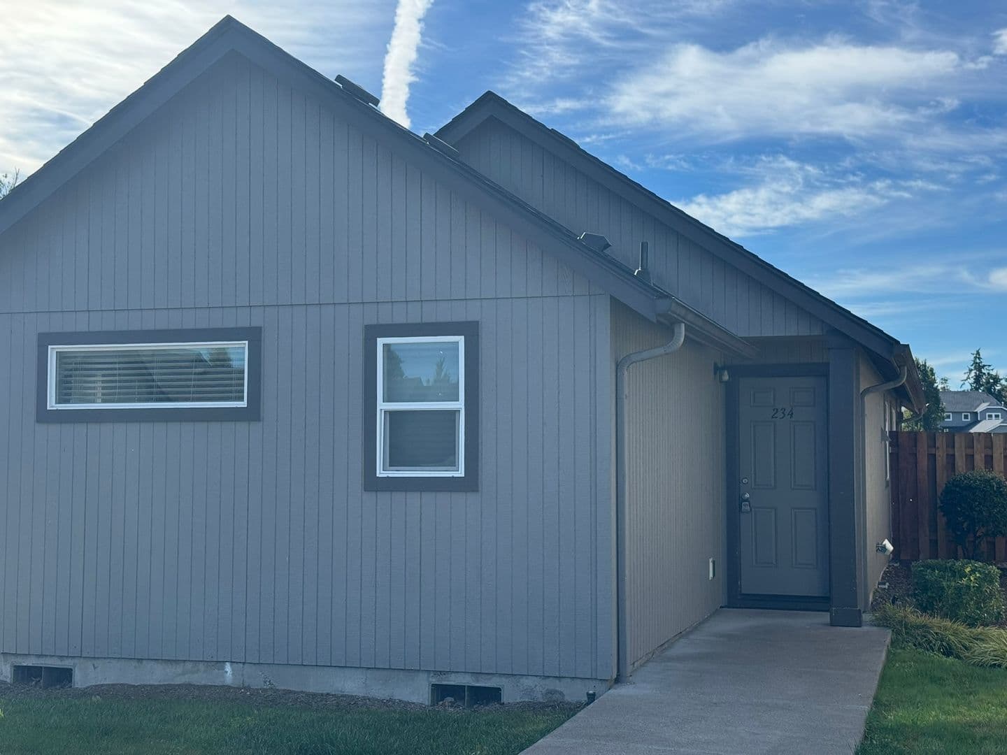 Cottage Grove House: 234 River Walk Place