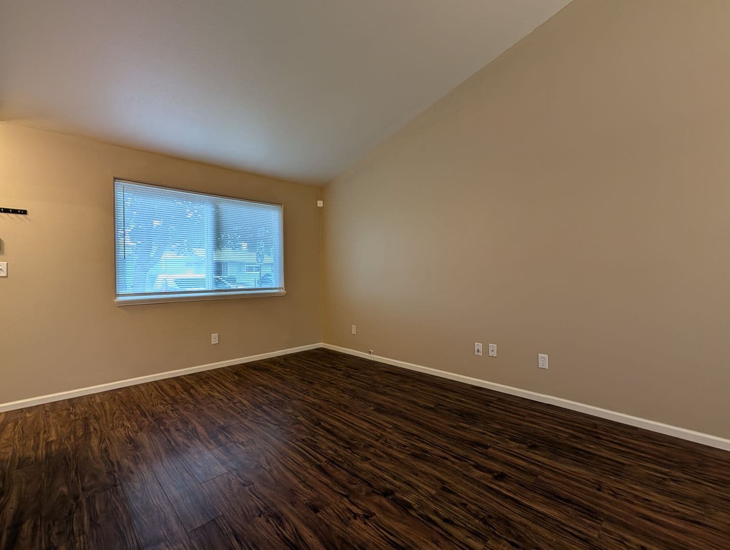 Springfield House: 2068 Scott Road