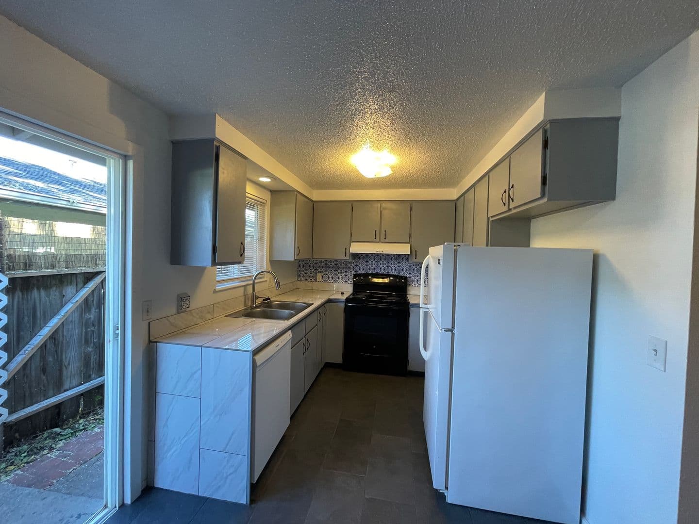 Medford House: 823 Oak St