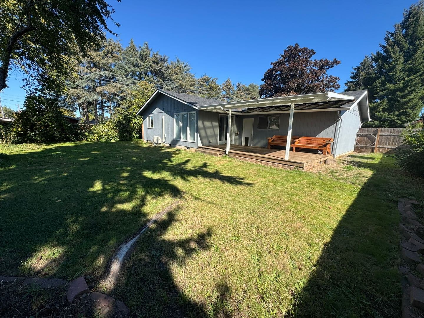 Eugene House: 2676 Carbona St