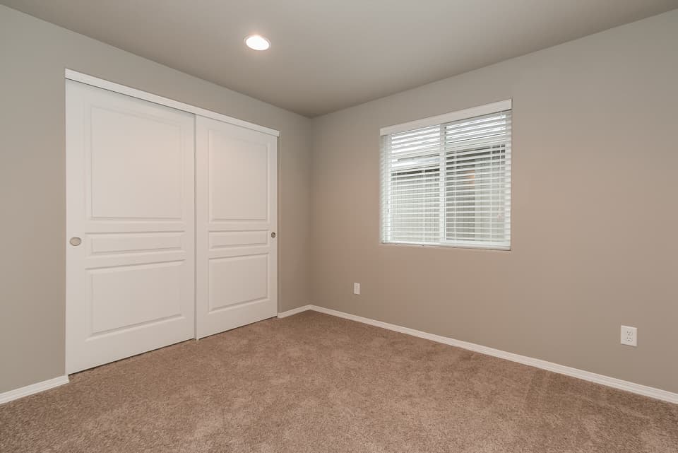 Cottage Grove House: 1087 Pacific Hwy 99 South