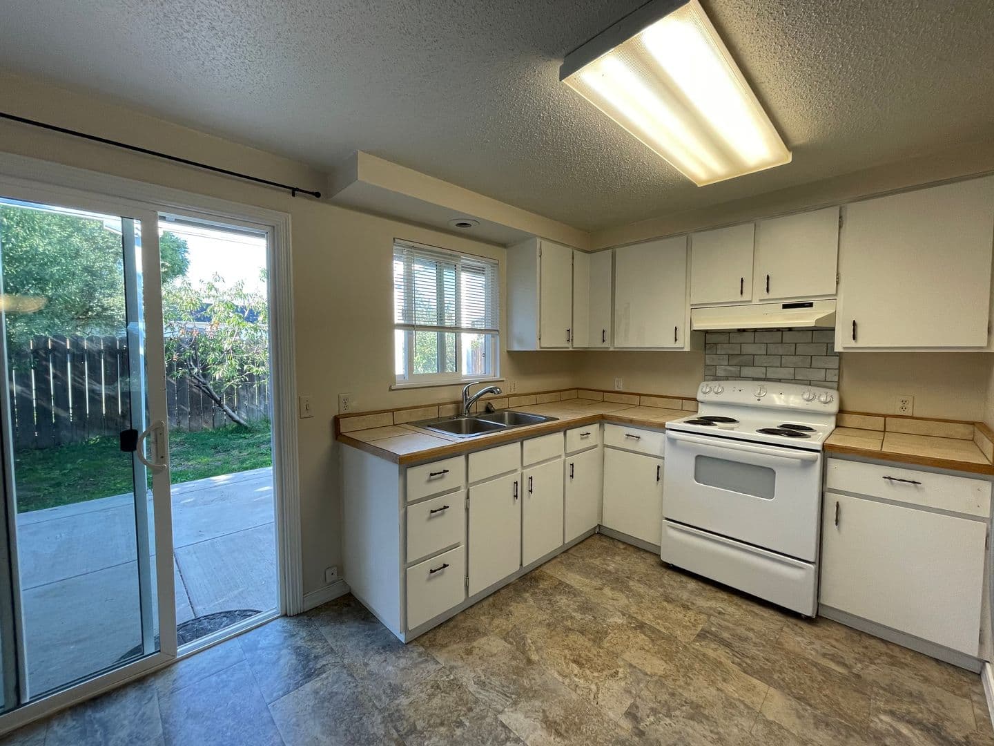 Medford House: 825 Oak St