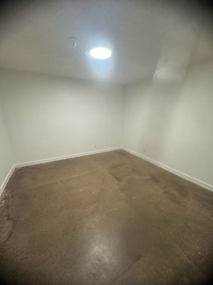 Creswell House: 345 E Oregon Ave #102