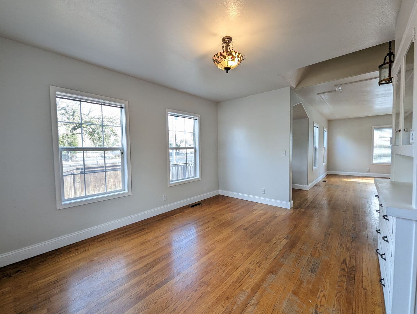 Eugene House: 800 River Road