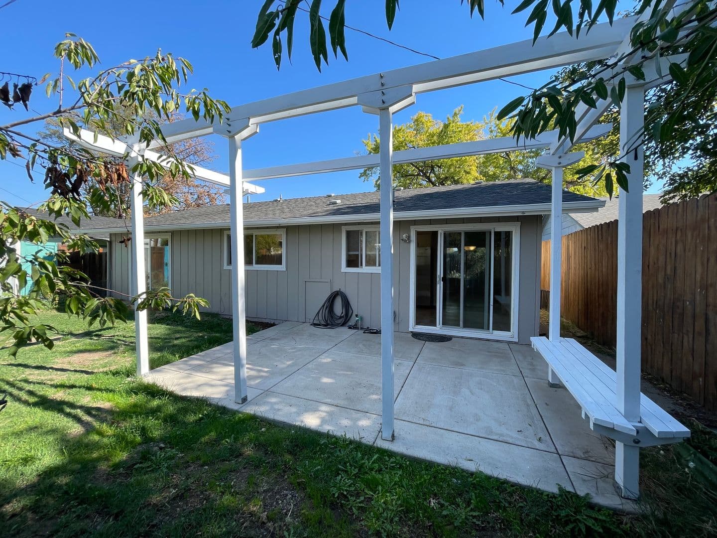 Medford House: 825 Oak St
