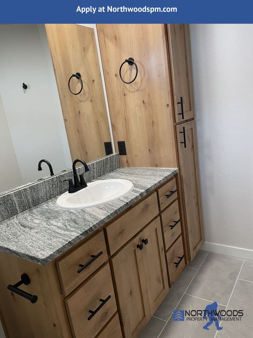 Medford House: 1380 Fleming Way