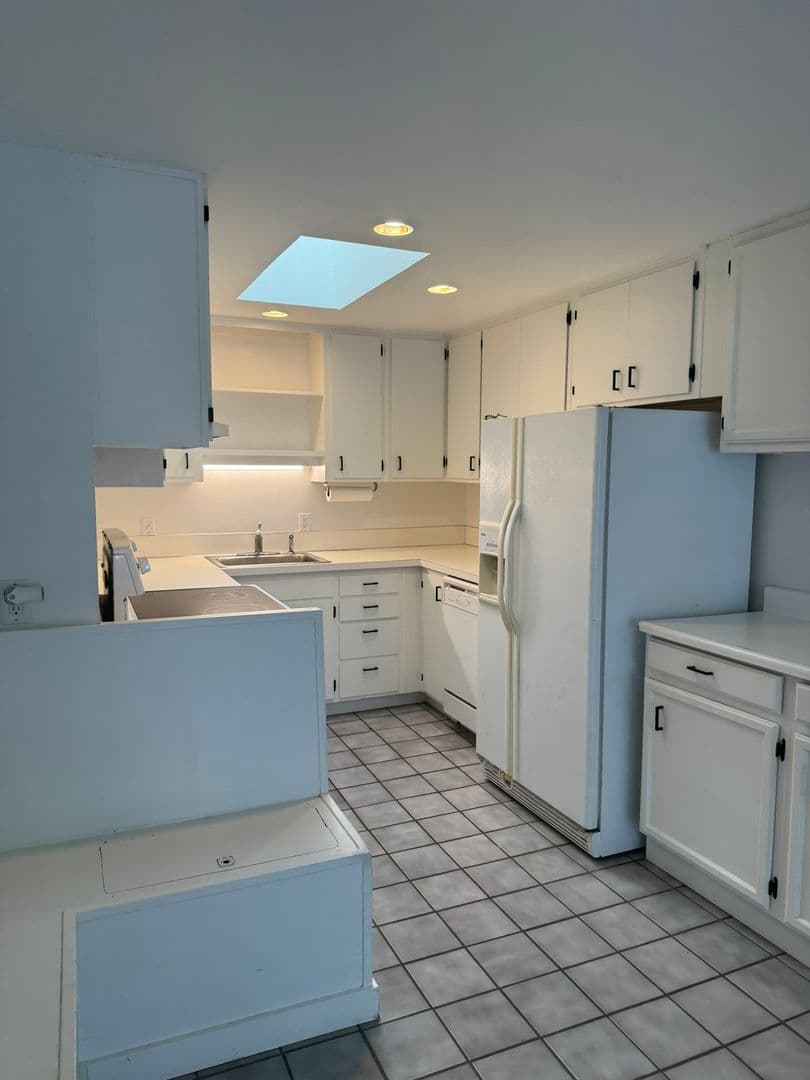 Eugene House: 2676 Carbona St