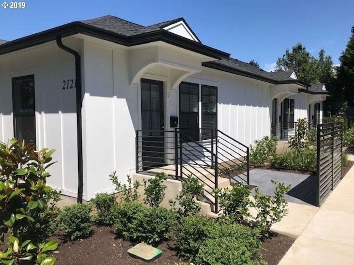 Portland Apartment: 2121-2127 SE Caruthers