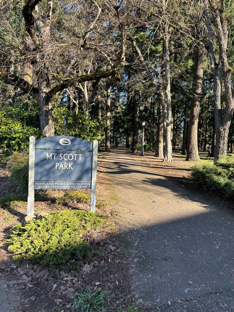 Portland Apartment: 5855 SE 72nd