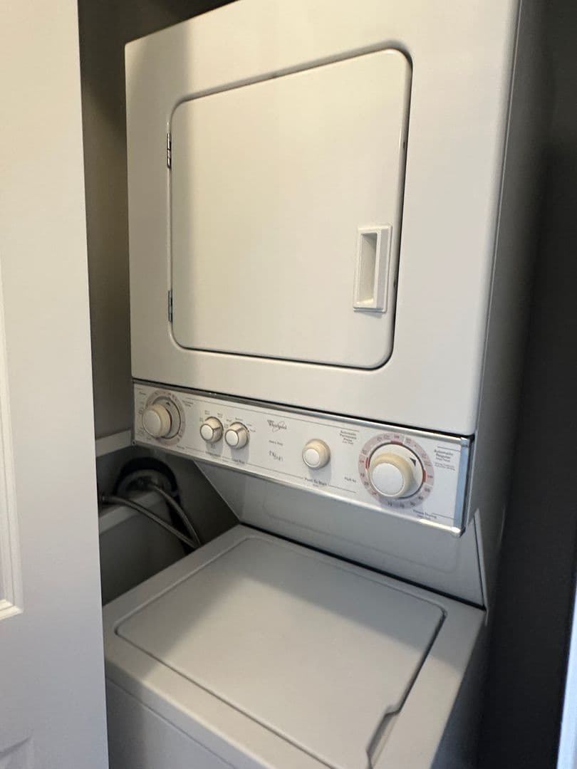 Portland Apartment: 7608 N Portsmouth Ave