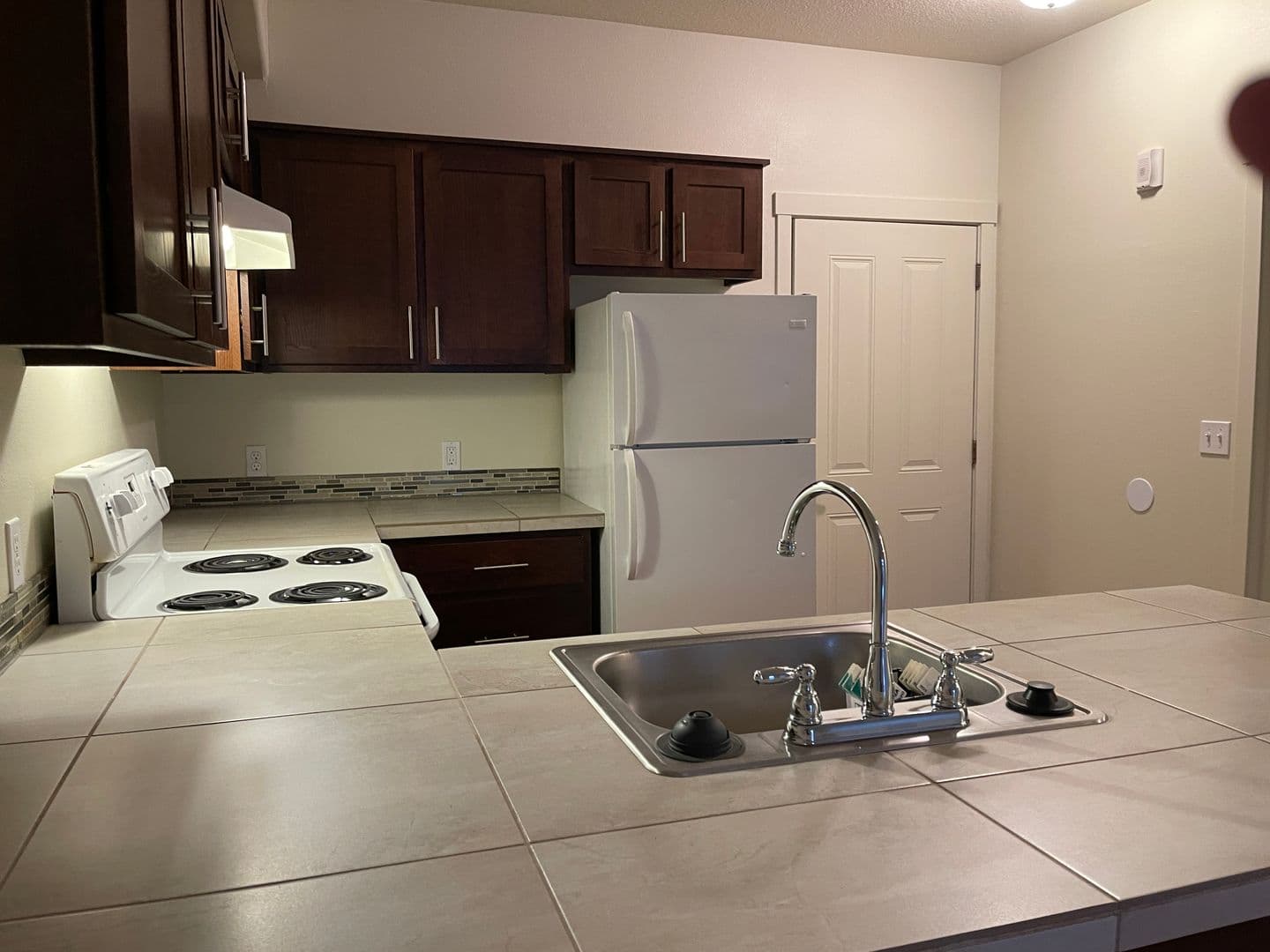 Portland Apartment: 7608 N Portsmouth Ave