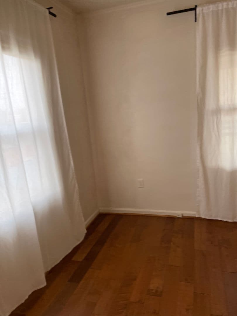 Portland Apartment: 2524 SE 12th