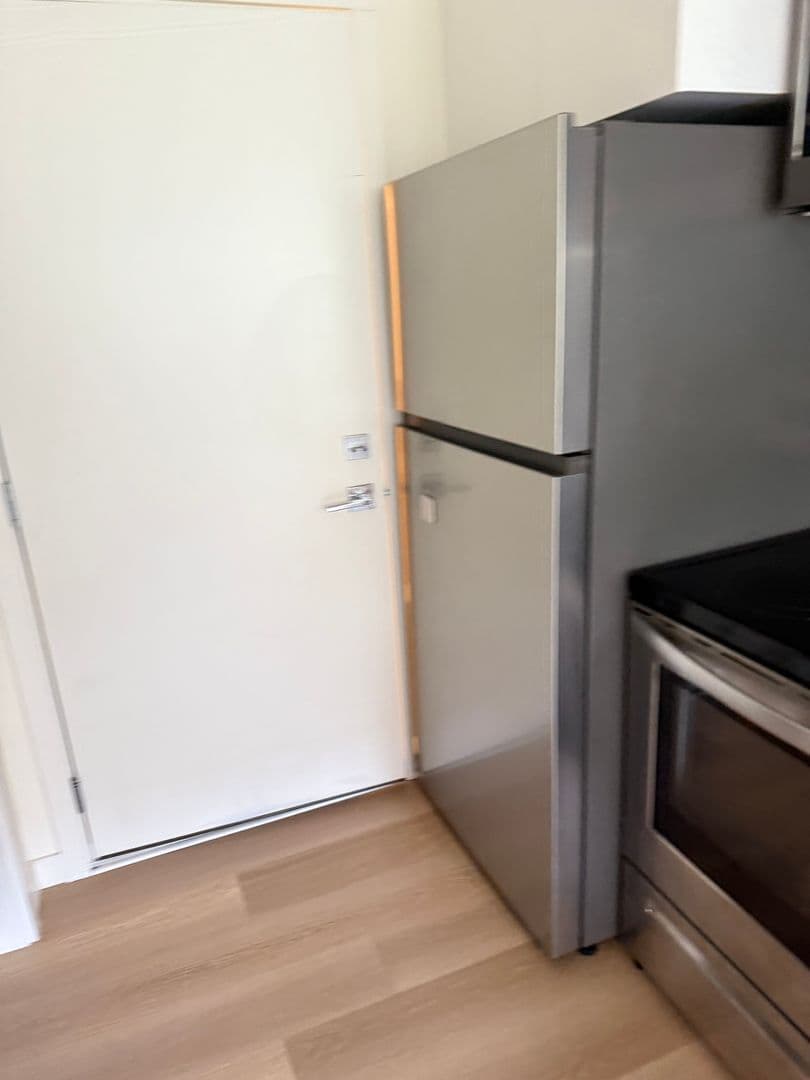 Portland Apartment: 5855 SE 72nd
