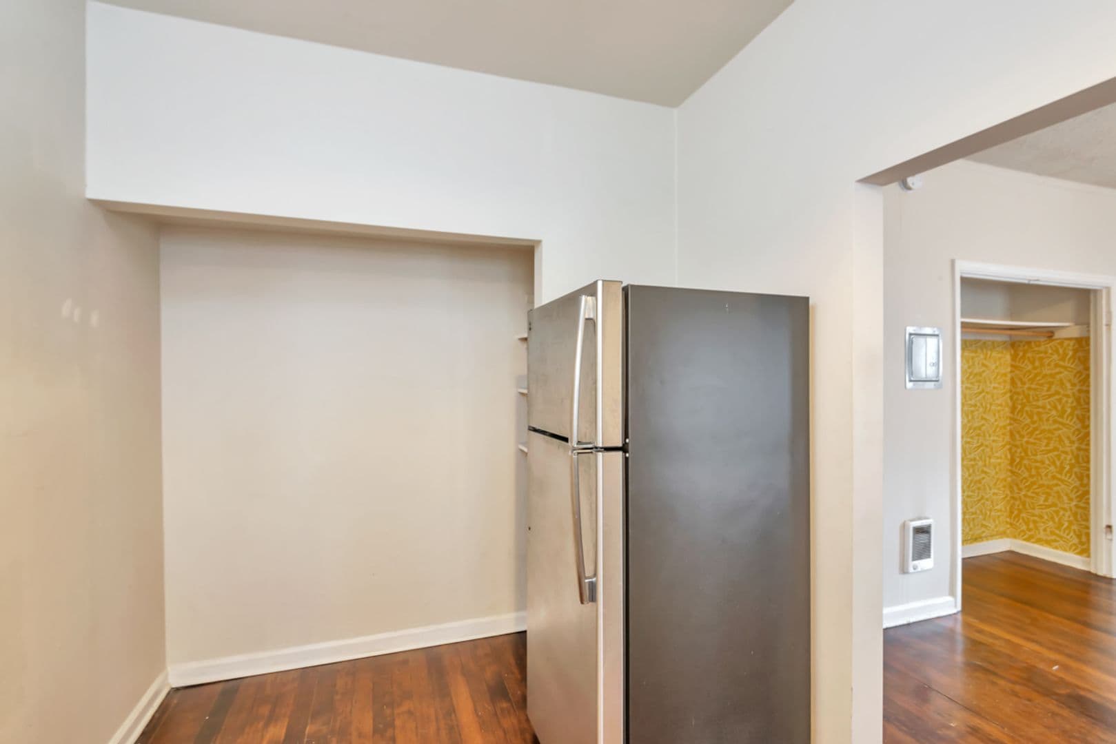 Portland Apartment: 2524 SE 12th