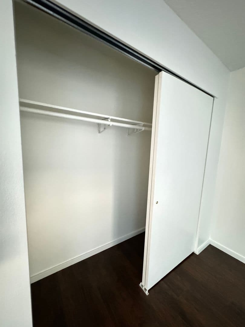Portland Apartment: 117 SE 30th Place