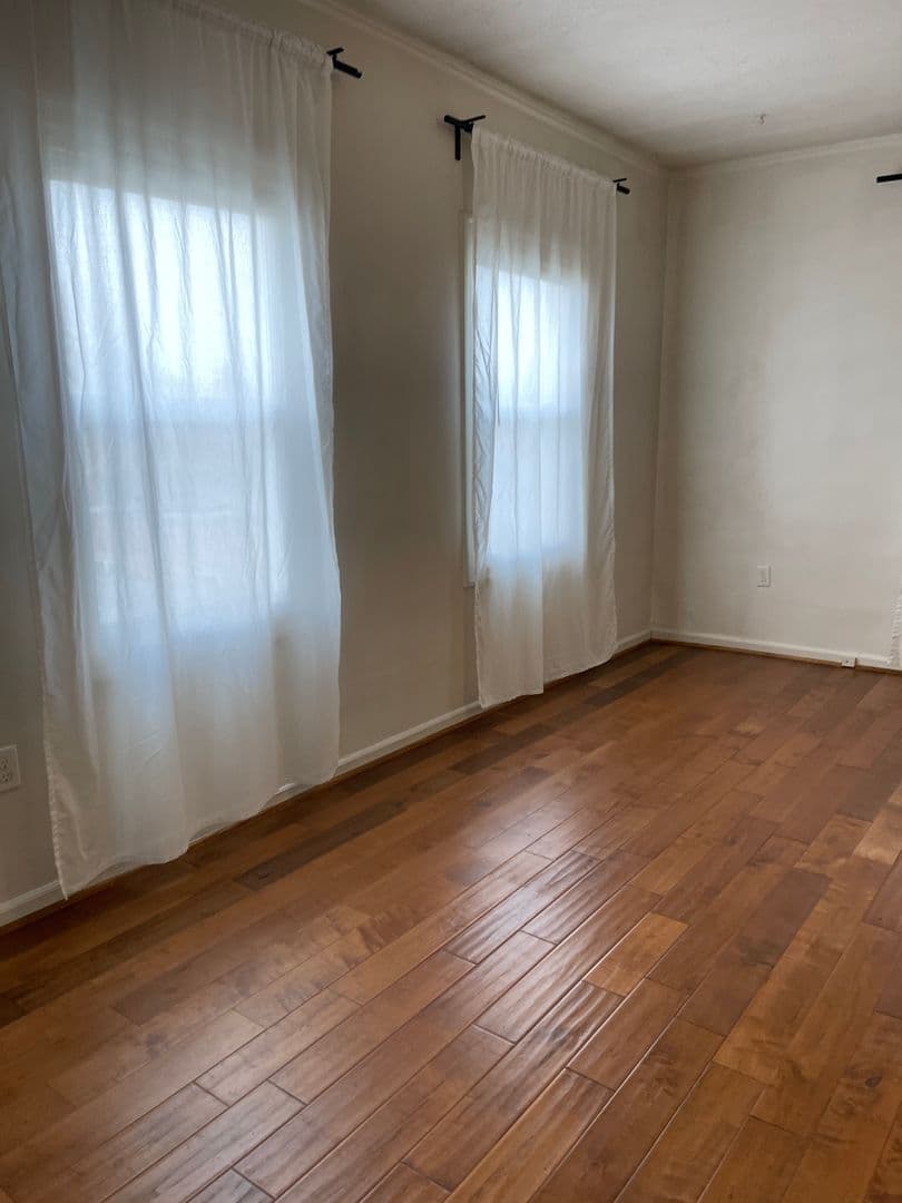 Portland Apartment: 2524 SE 12th