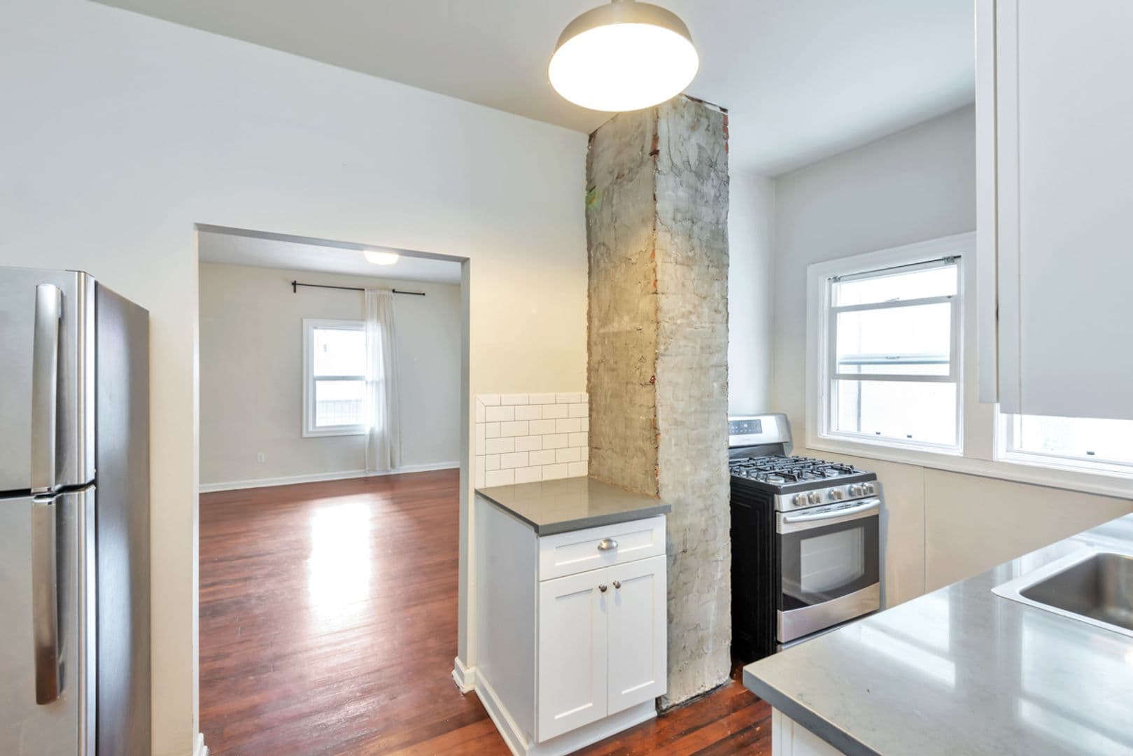 Portland Apartment: 2524 SE 12th