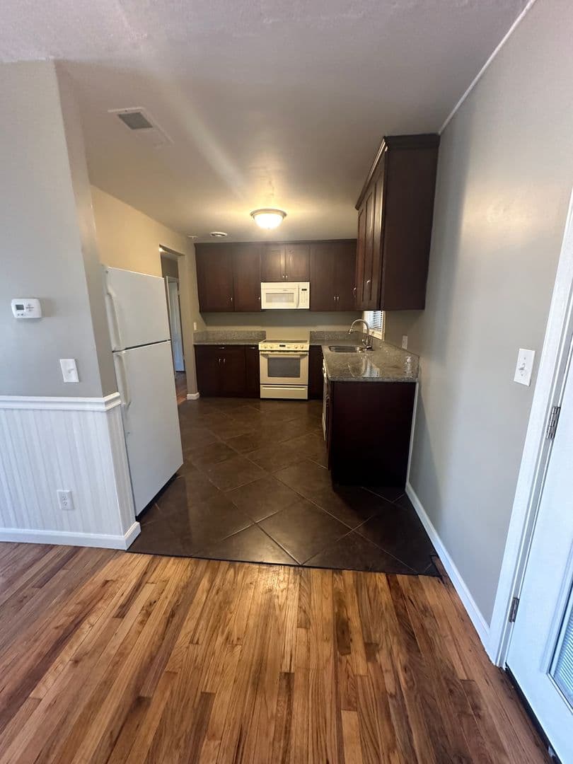 Portland House: 11132 East Burnside