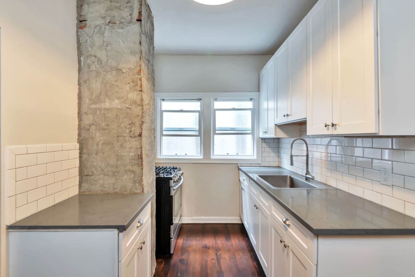 Portland Apartment: 2524 SE 12th