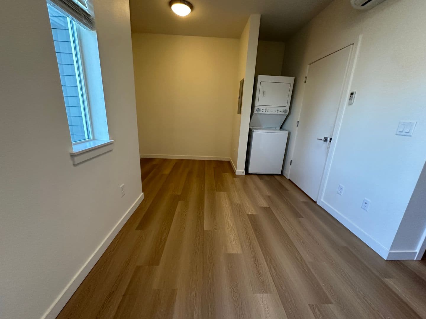 Portland Apartment: 5855 SE 72nd
