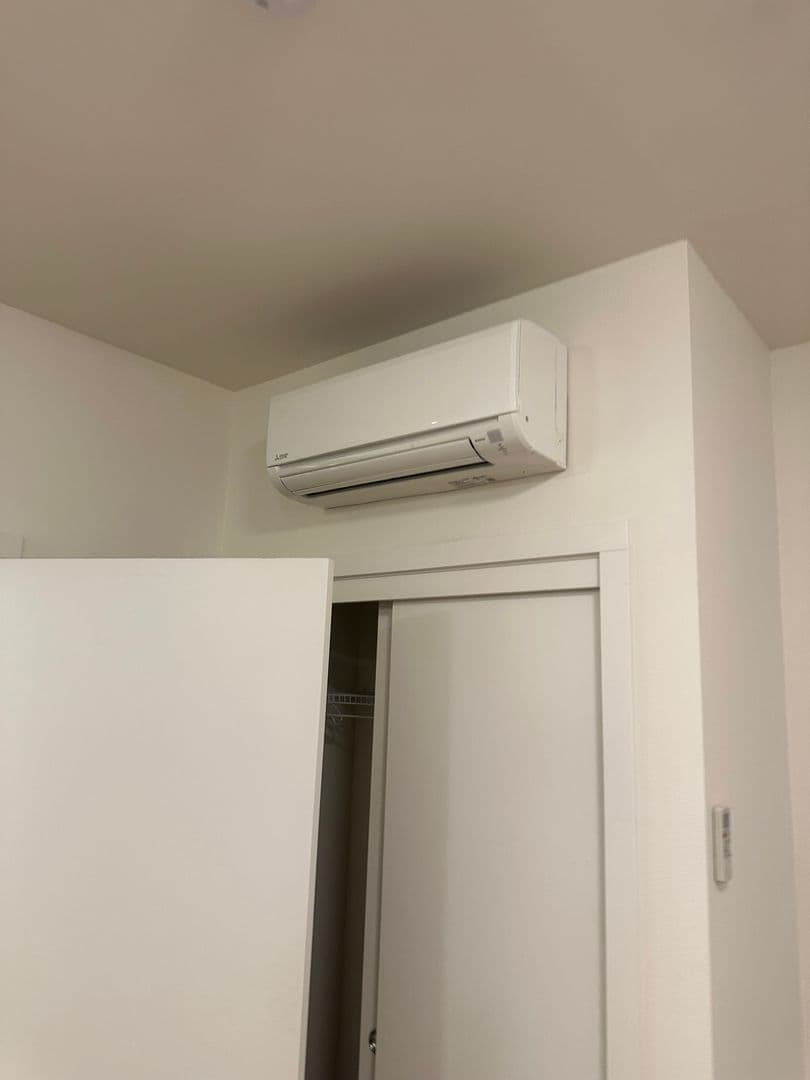 Portland Apartment: 5855 SE 72nd