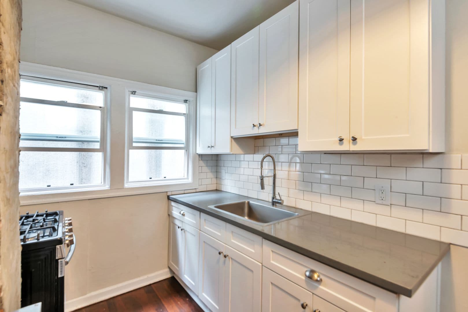 Portland Apartment: 2524 SE 12th