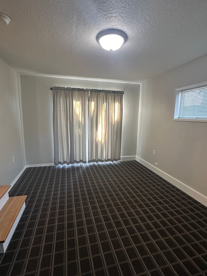 Portland House: 11132 East Burnside