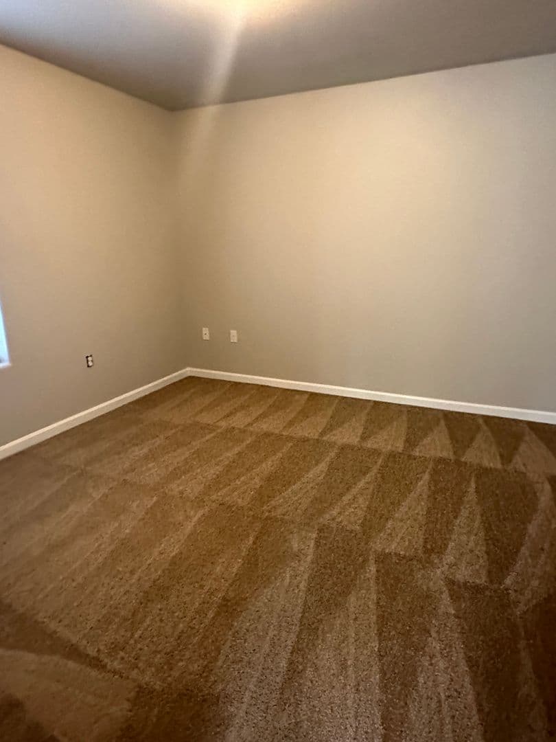 Portland Apartment: 7608 N Portsmouth Ave