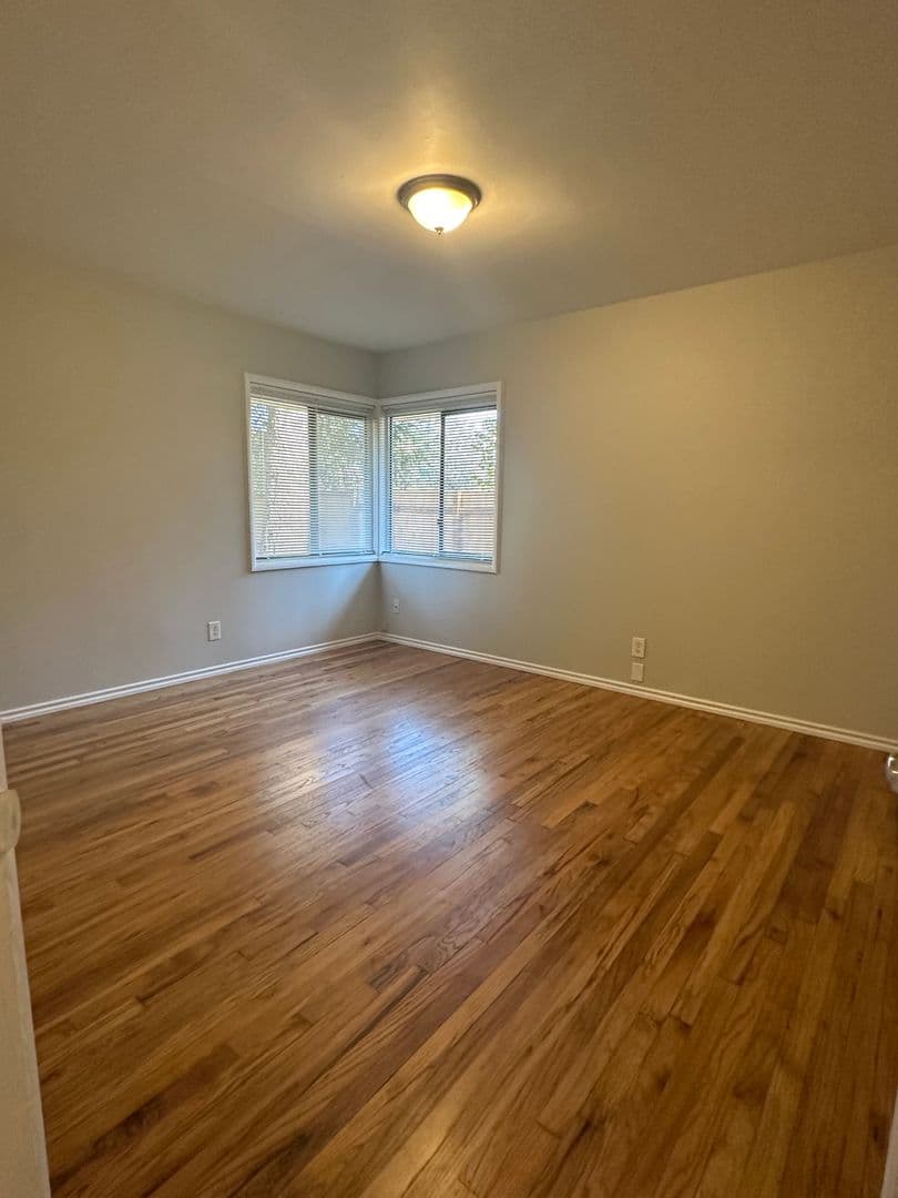 Portland House: 11132 East Burnside