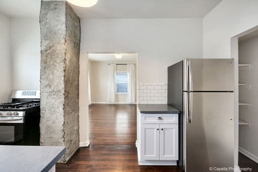 Portland Apartment: 2524 SE 12th
