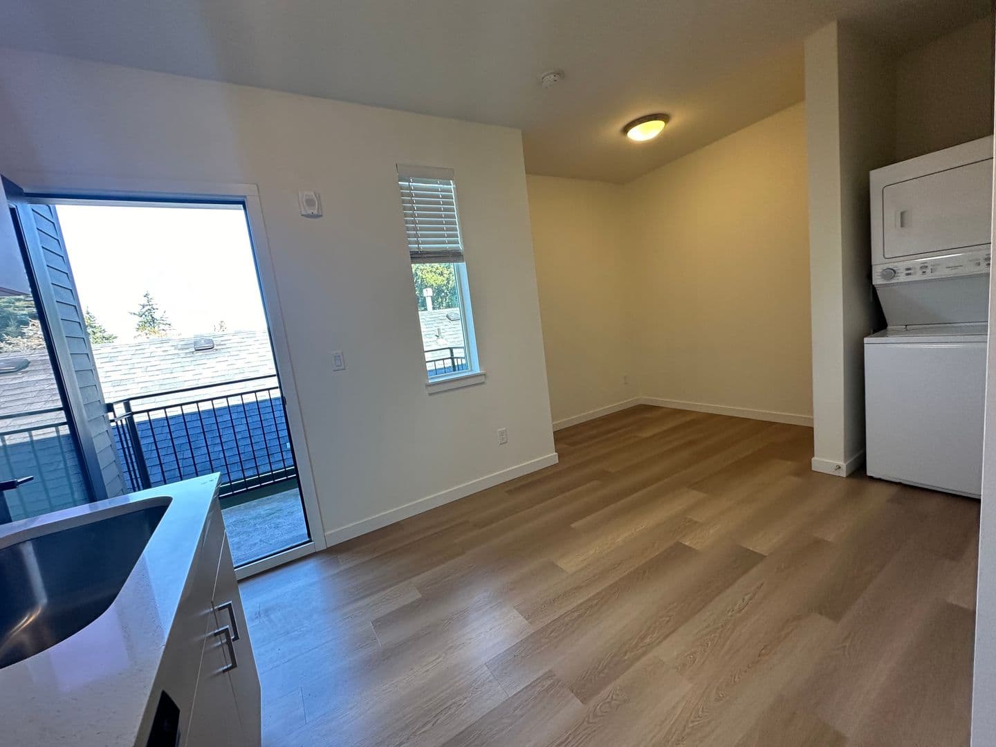 Portland Apartment: 5855 SE 72nd