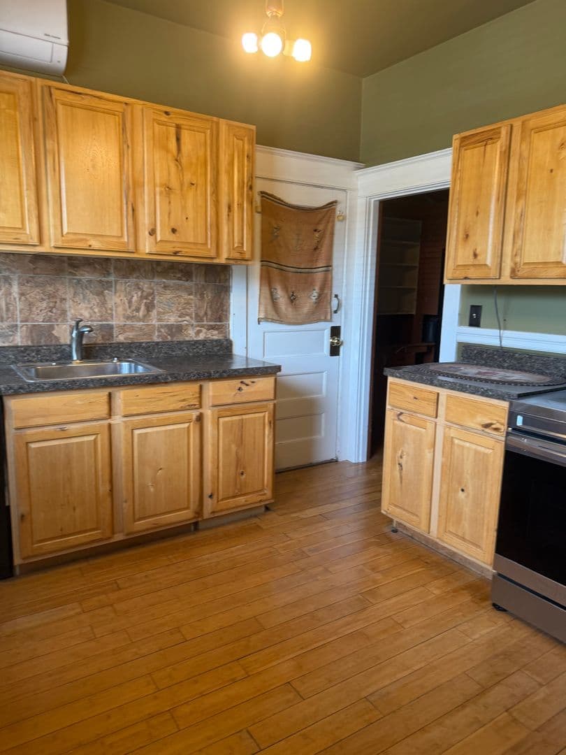 Portland Apartment: 3001 SE Ankeny