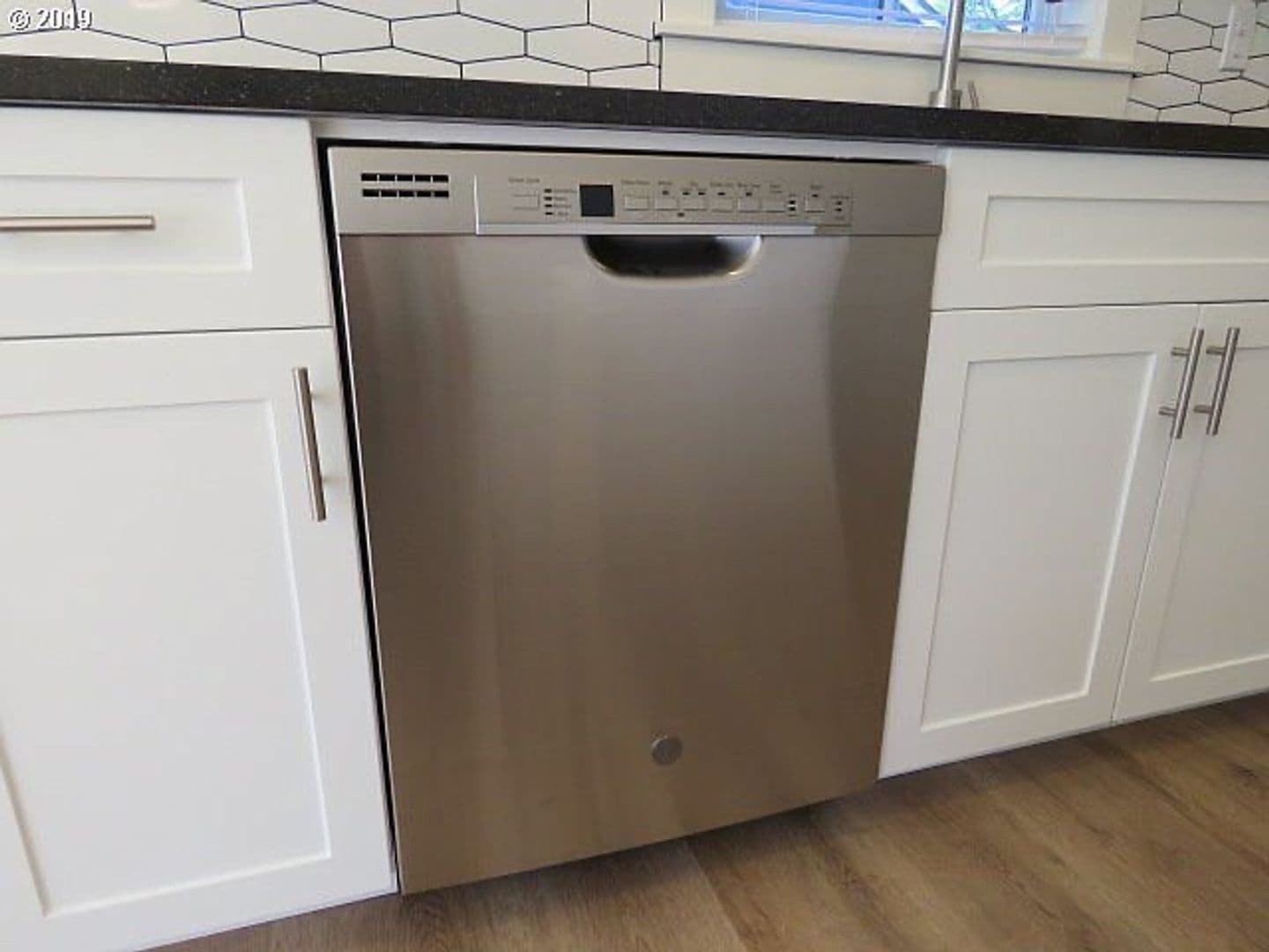 Portland Apartment: 2121-2127 SE Caruthers