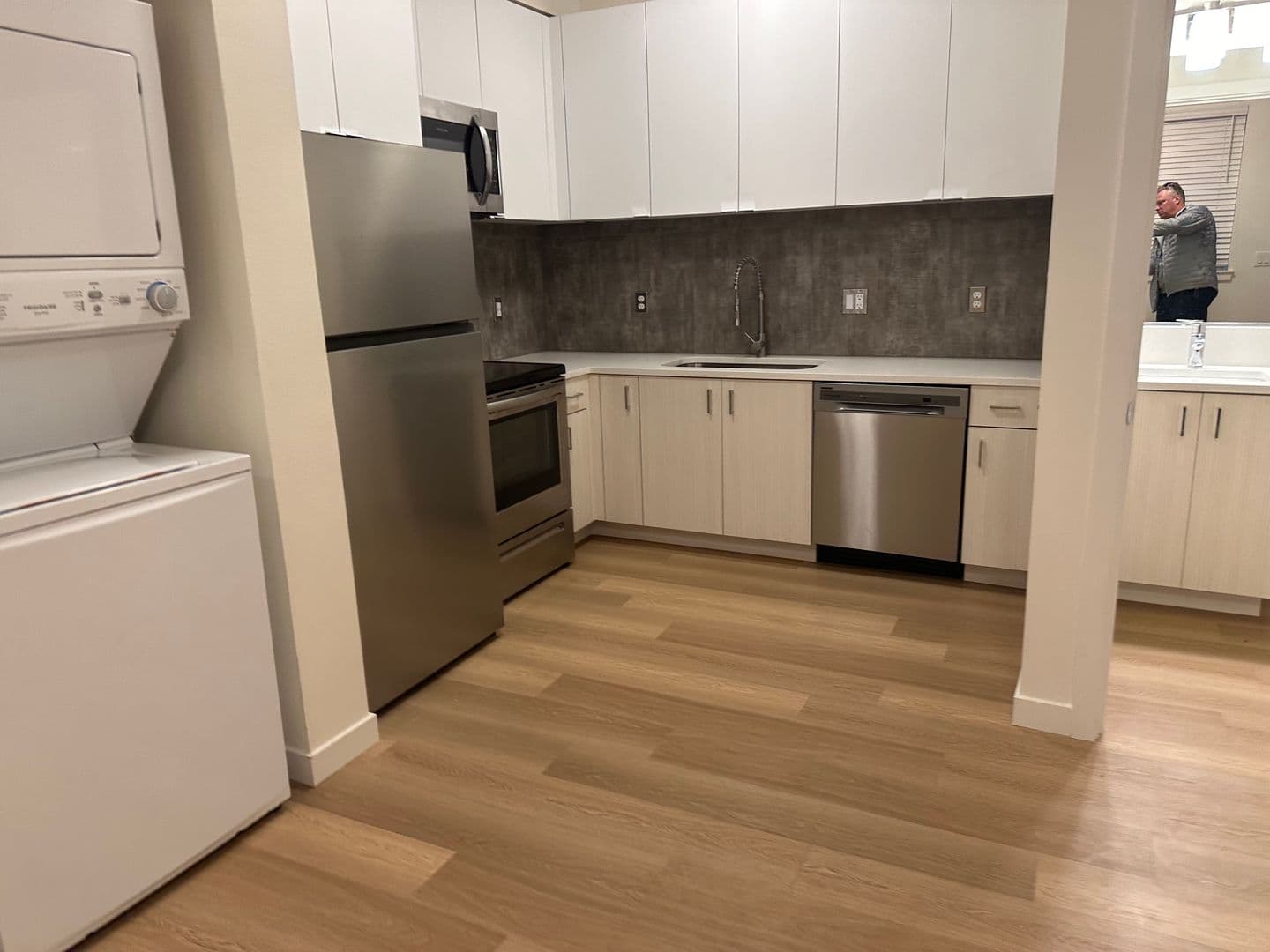 Portland Apartment: 5855 SE 72nd