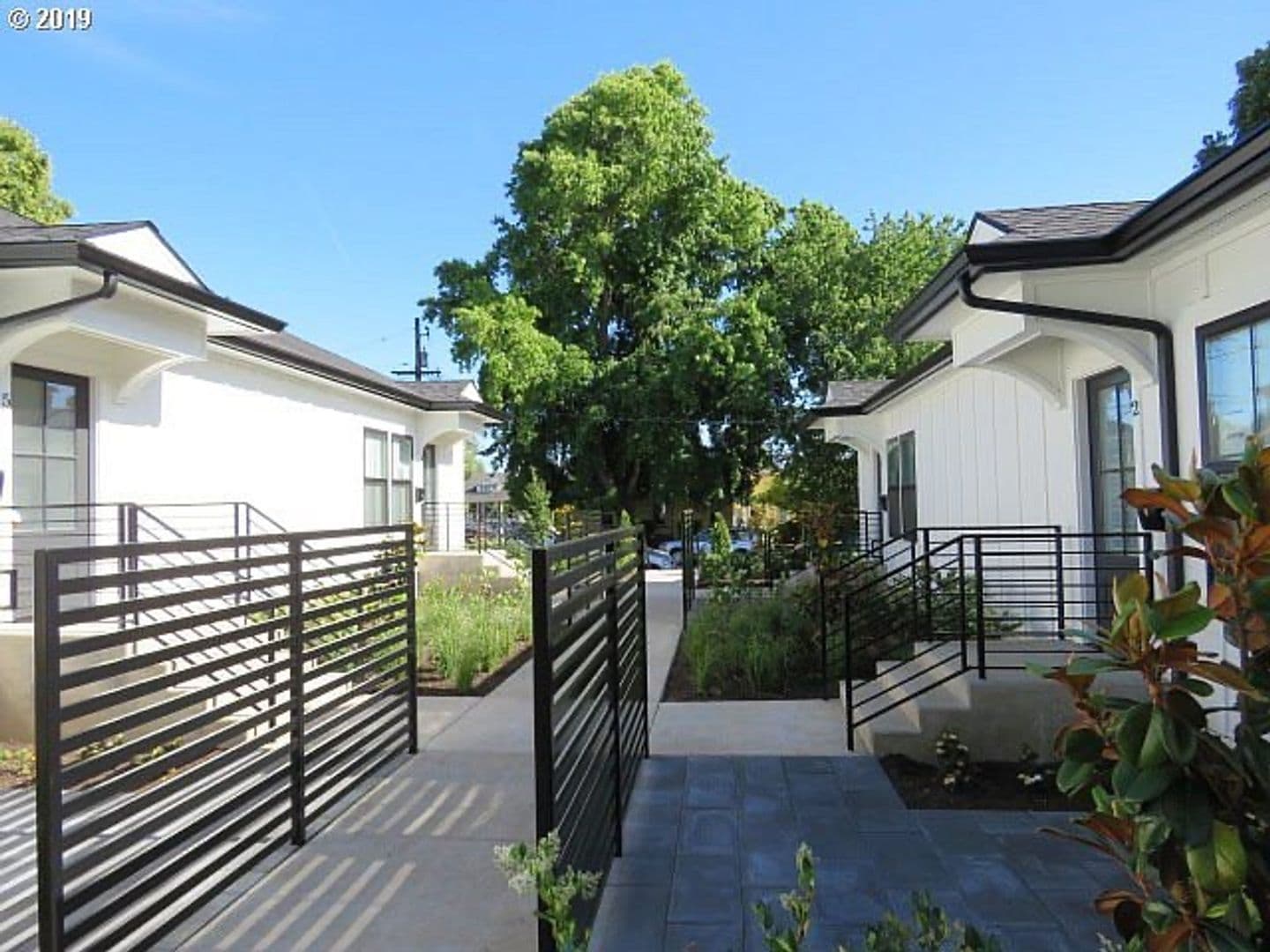 Portland Apartment: 2121-2127 SE Caruthers