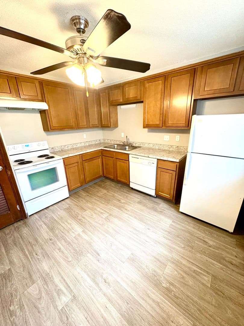 Omaha Apartment: 11766 Wakeley Plz