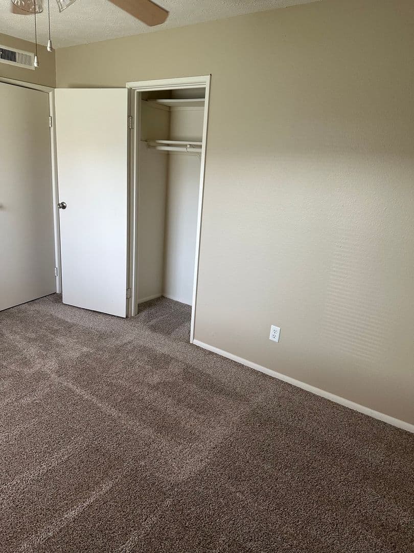 Omaha Apartment: 5344 S 99th Street
