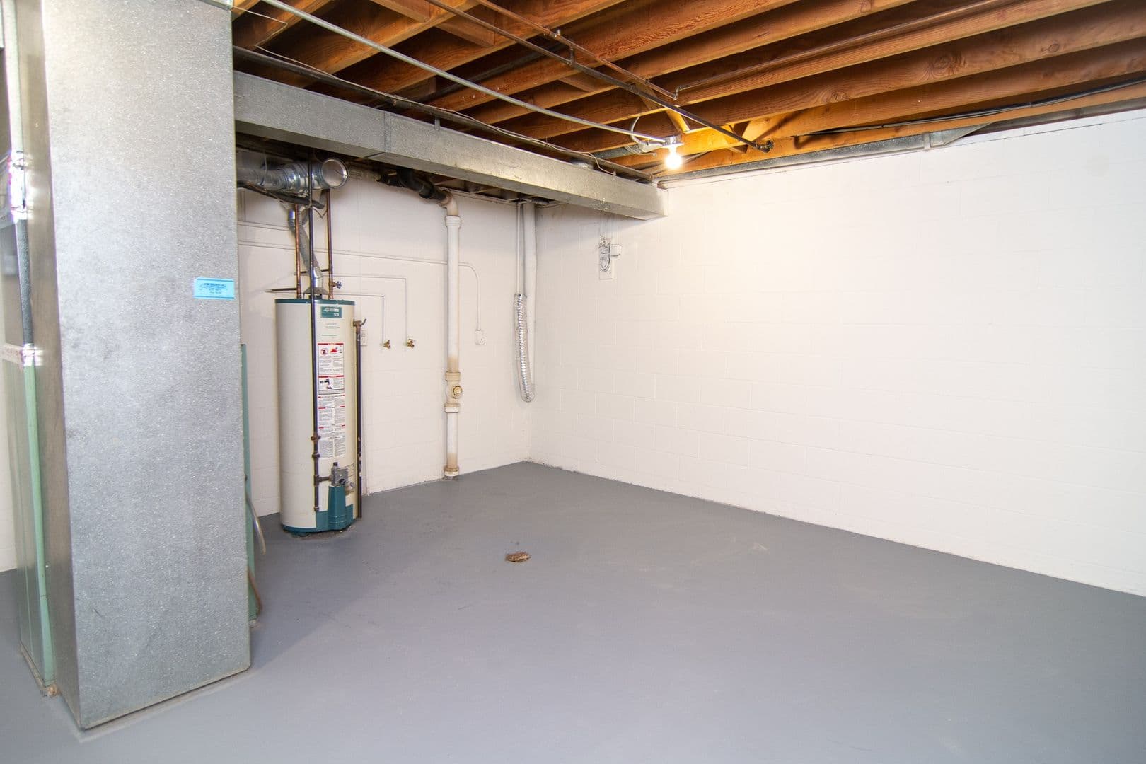 Omaha Townhome: 556 N 88th Plz