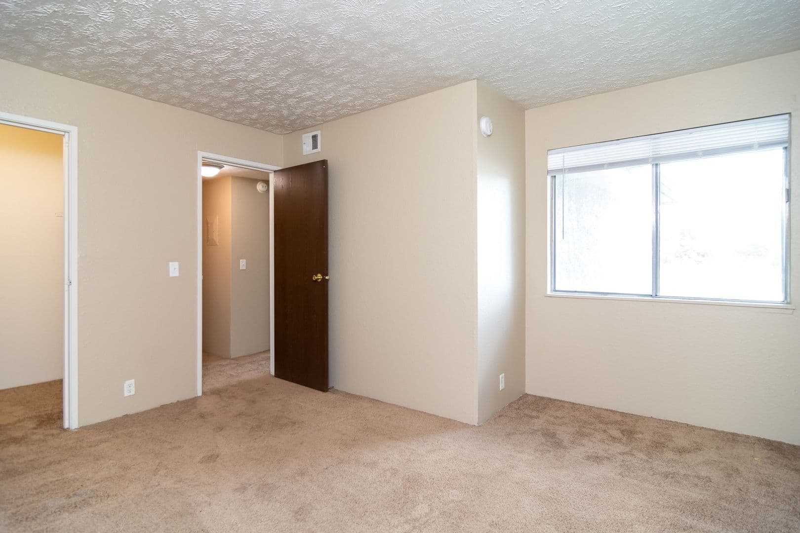 Council Bluffs Apartment: 800 N 34th Street #19