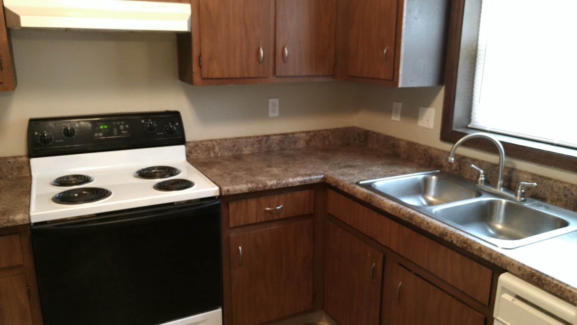 Omaha Apartment: 11766 Wakeley Plz