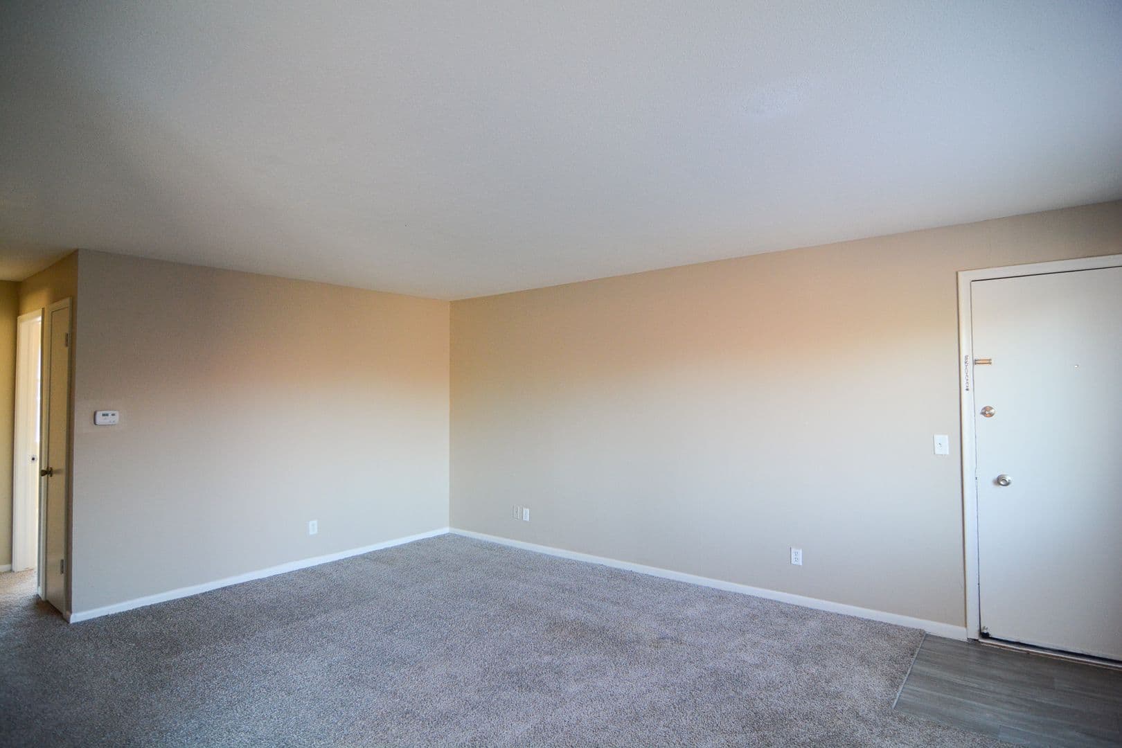 Omaha Apartment: 8500 Ohern