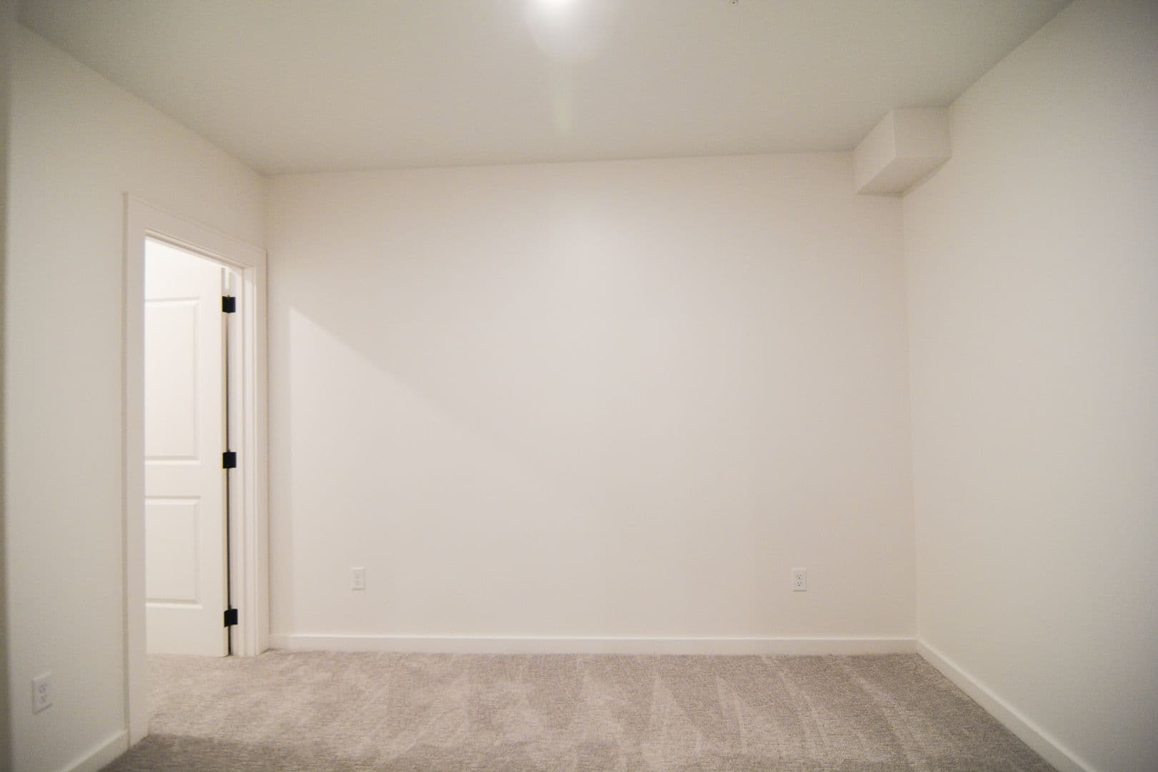 Council Bluffs Apartment: 530 W Broadway