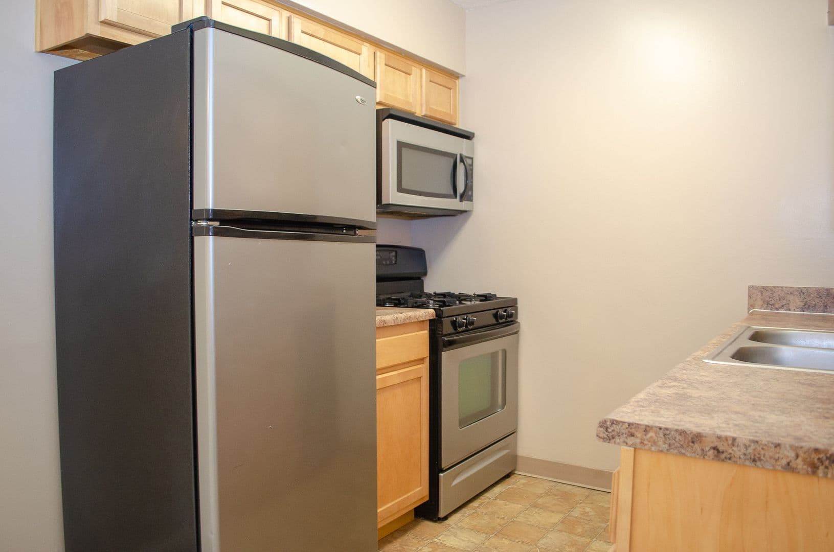 Omaha Apartment: 6917 Wright Plz