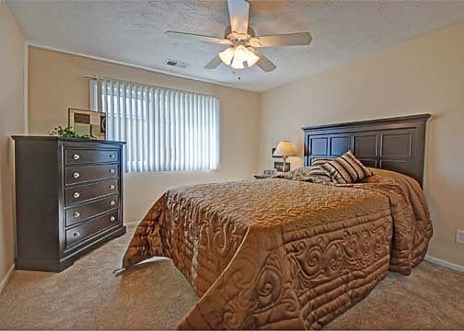 Omaha Apartment: 950 S 69th Street