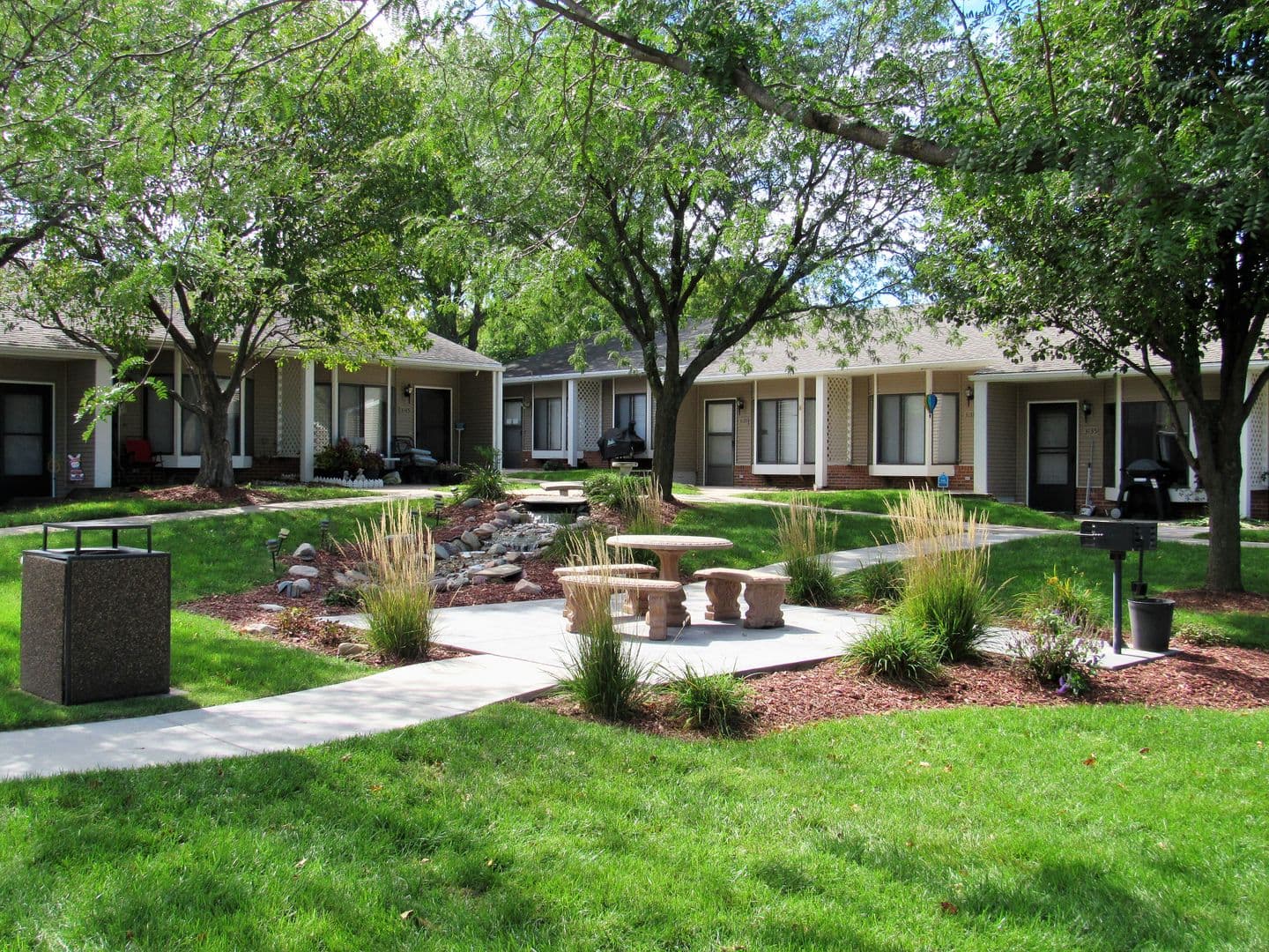 Omaha Apartment: 3222 S 68th Plaza