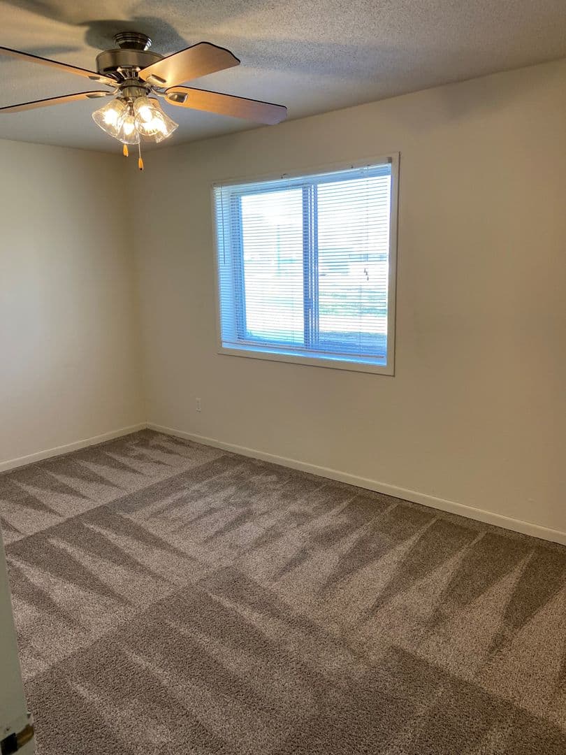 Omaha Apartment: 5806 S 141st Plz