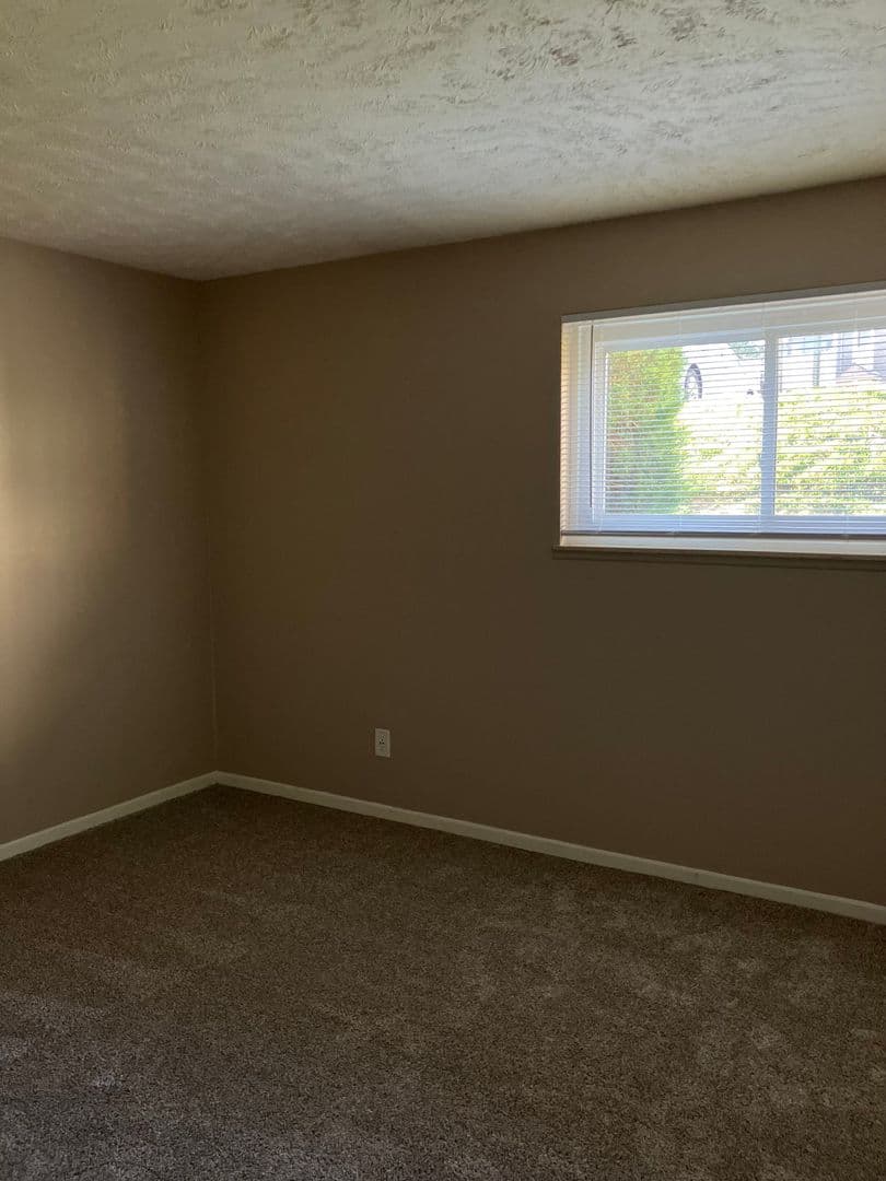 Omaha Apartment: 6917 Wright Plz