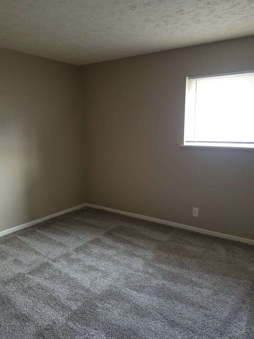 Omaha Apartment: 6917 Wright Plz