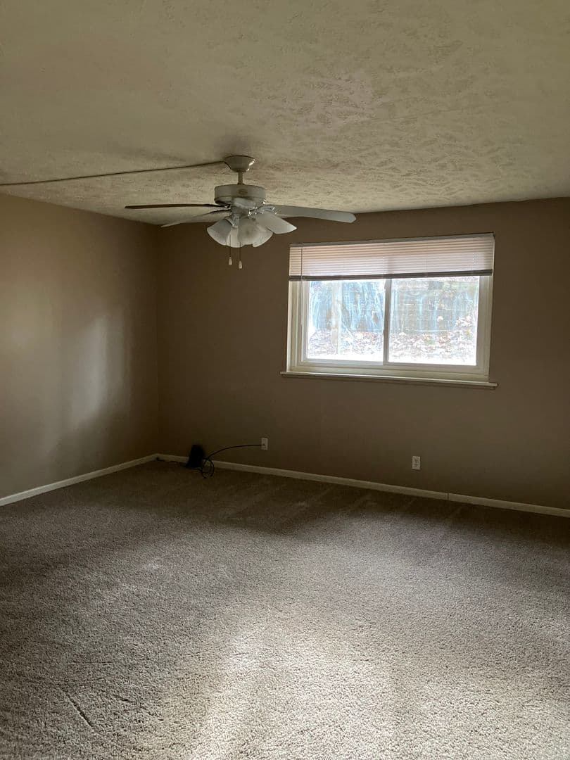 Omaha Apartment: 6917 Wright Plz